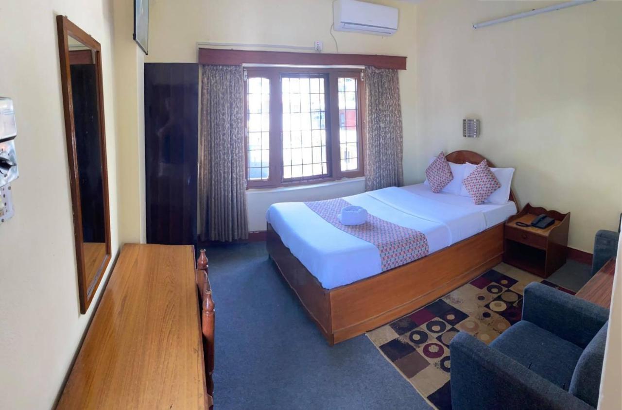 Hotel Blue Magnet Pokhara Exterior photo
