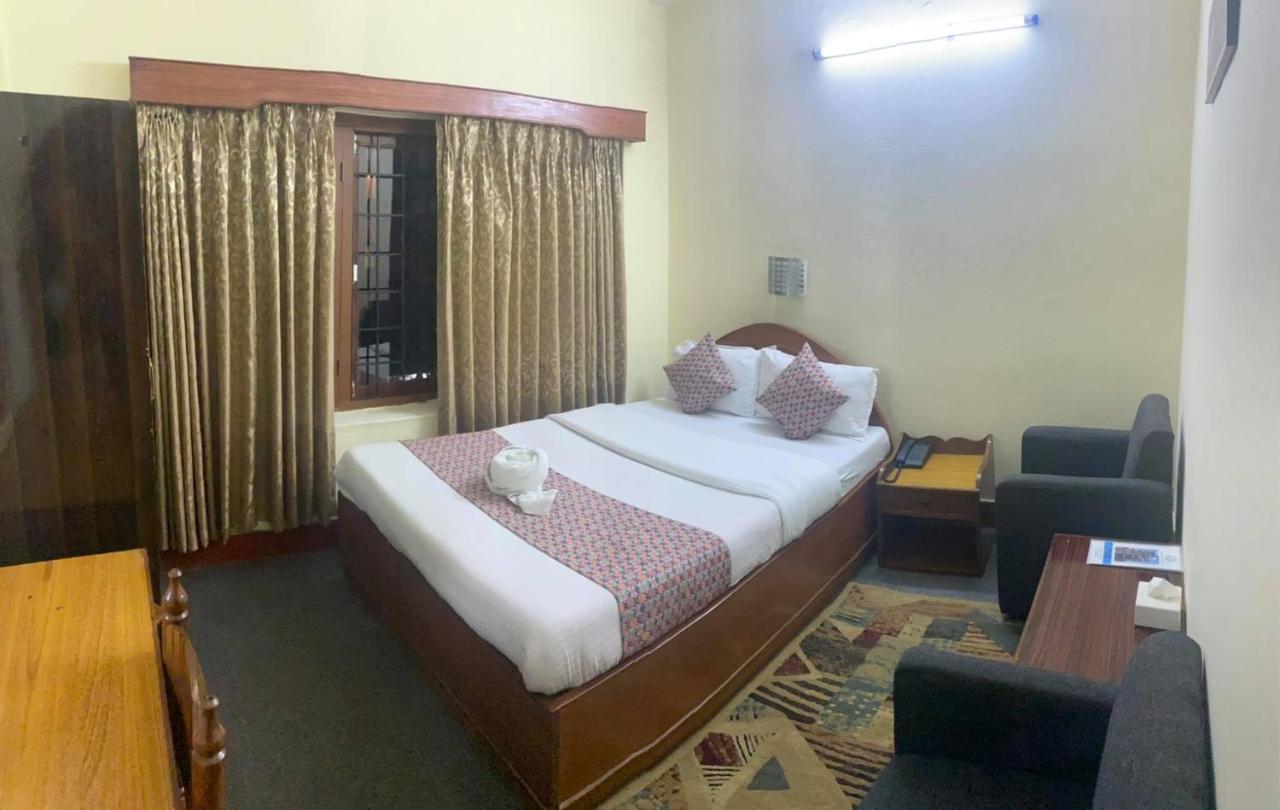 Hotel Blue Magnet Pokhara Exterior photo